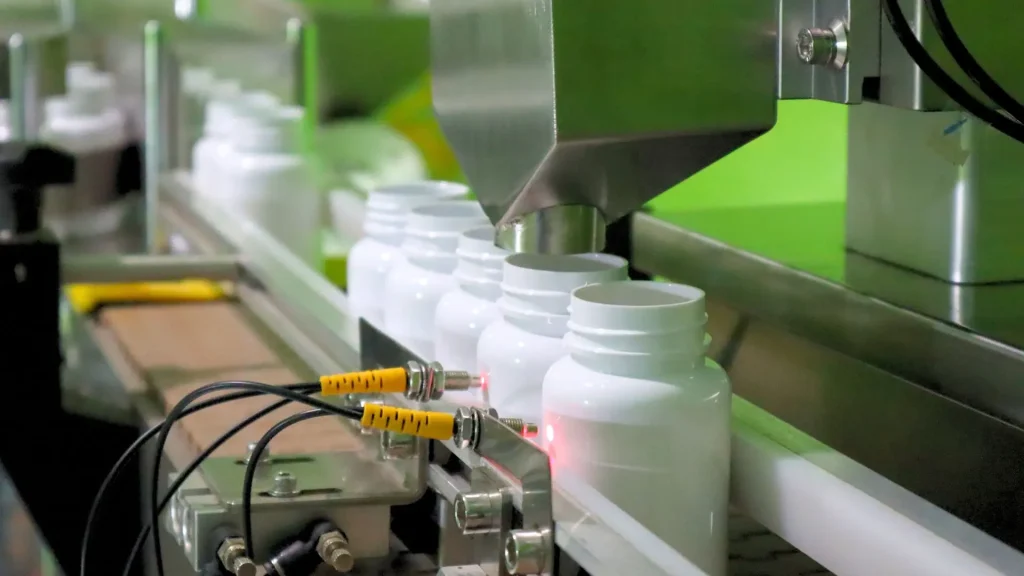mesin bottling milik al manar herbafit yang otomatis